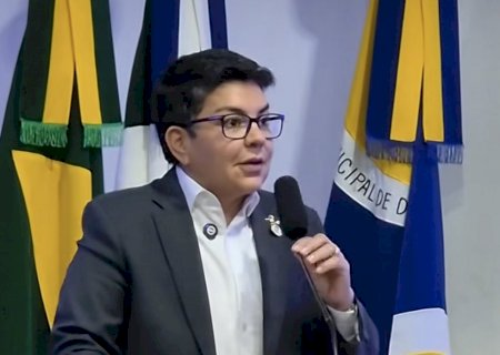 Vereadora passa mal e é internada para procedimento cardíaco