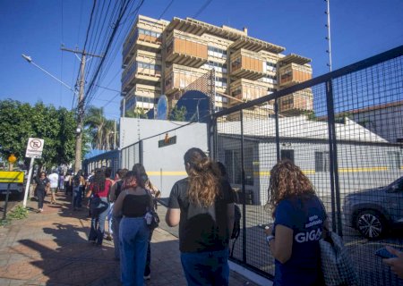 TRE amanhece com fila imensa no último dia para regularizar título eleitoral