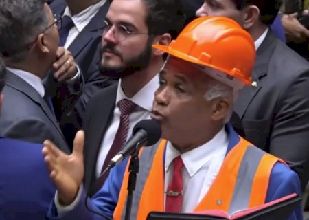 Deputado defende fim da escala 6×1 para ‘trabalhador fazer sexo em paz’ 