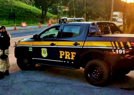 PRF prende traficantes que transportavam mais de 600 kg de drogas na BR-262