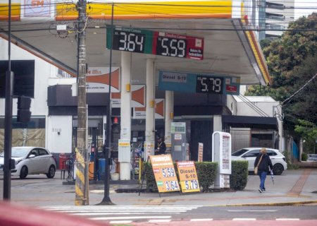 Desde o início da guerra no Irã, preço da gasolina subiu mais de R$ 0,50 em Campo Grande