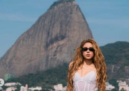 Shakira visita o Maracanã antes de show em Copacabana