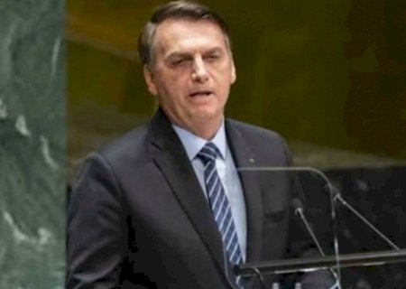 Cirurgia transcorre bem e Bolsonaro segue em observação em hospital