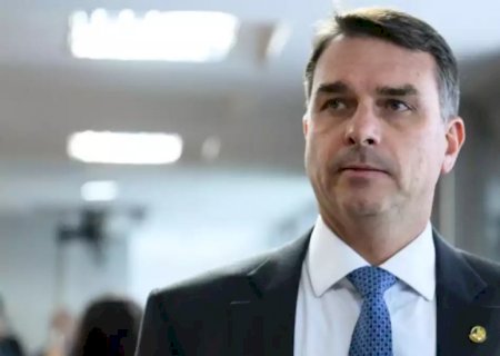 Líderes do PT, PCdoB e PV encaminham representação criminal contra Flávio e Eduardo à PGR