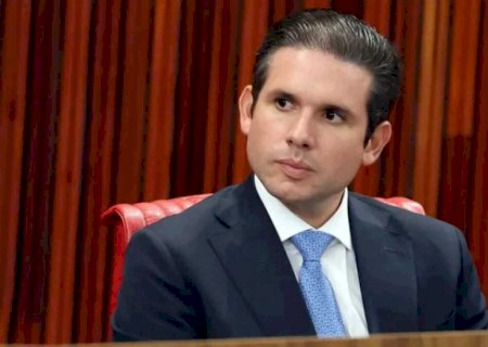 Motta decide votar projeto de lei do governo sobre redução de jornada junto com PEC da Câmara