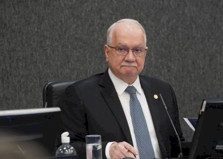 Fachin dá 5 dias para Mendonça e Gonet responderem acusação de Moraes